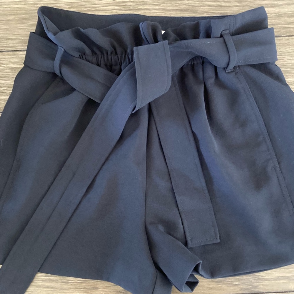 Aritzia Wilfred Black Paperbag Short.